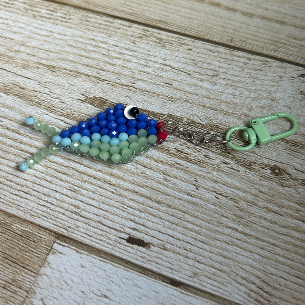 Beaded Fish Keychain / Charm - Picture 4 of 4